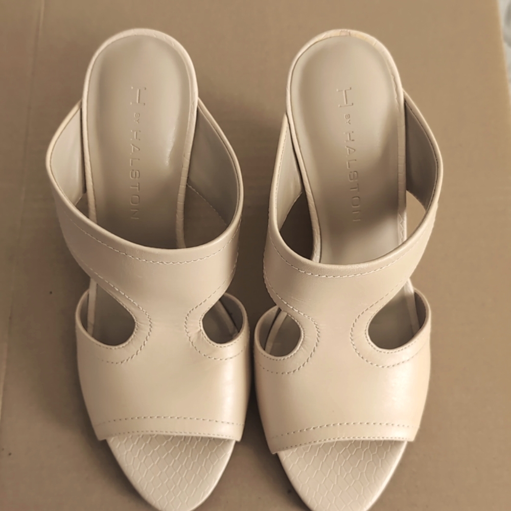 Halston Wedges size 7